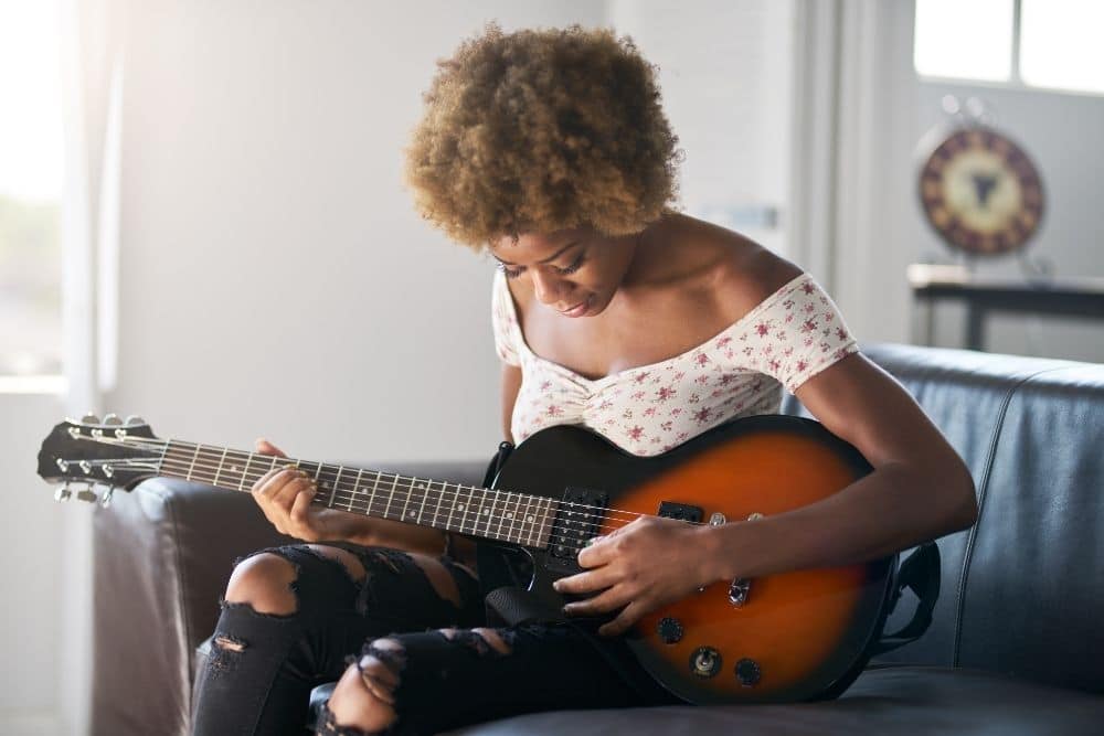 How Long Should You Practice Guitar A Day (How Many Hours)