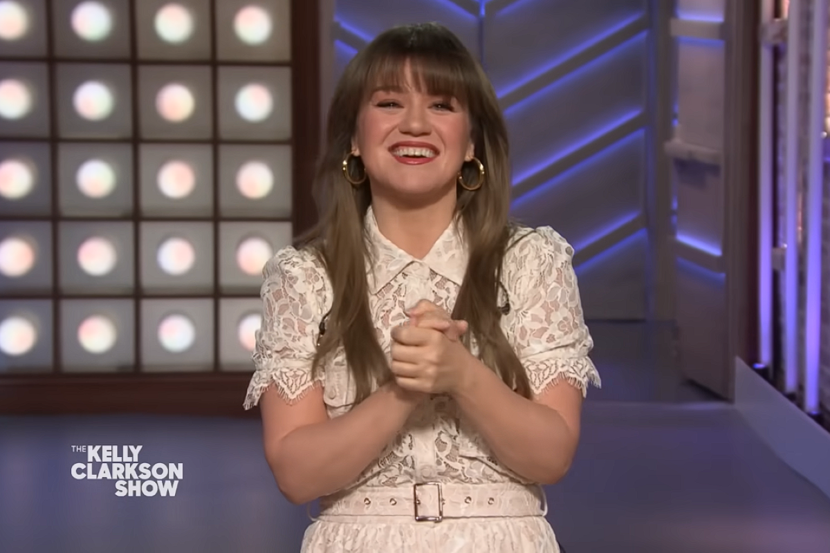kelly clarkson talking on the kelly clarkson show