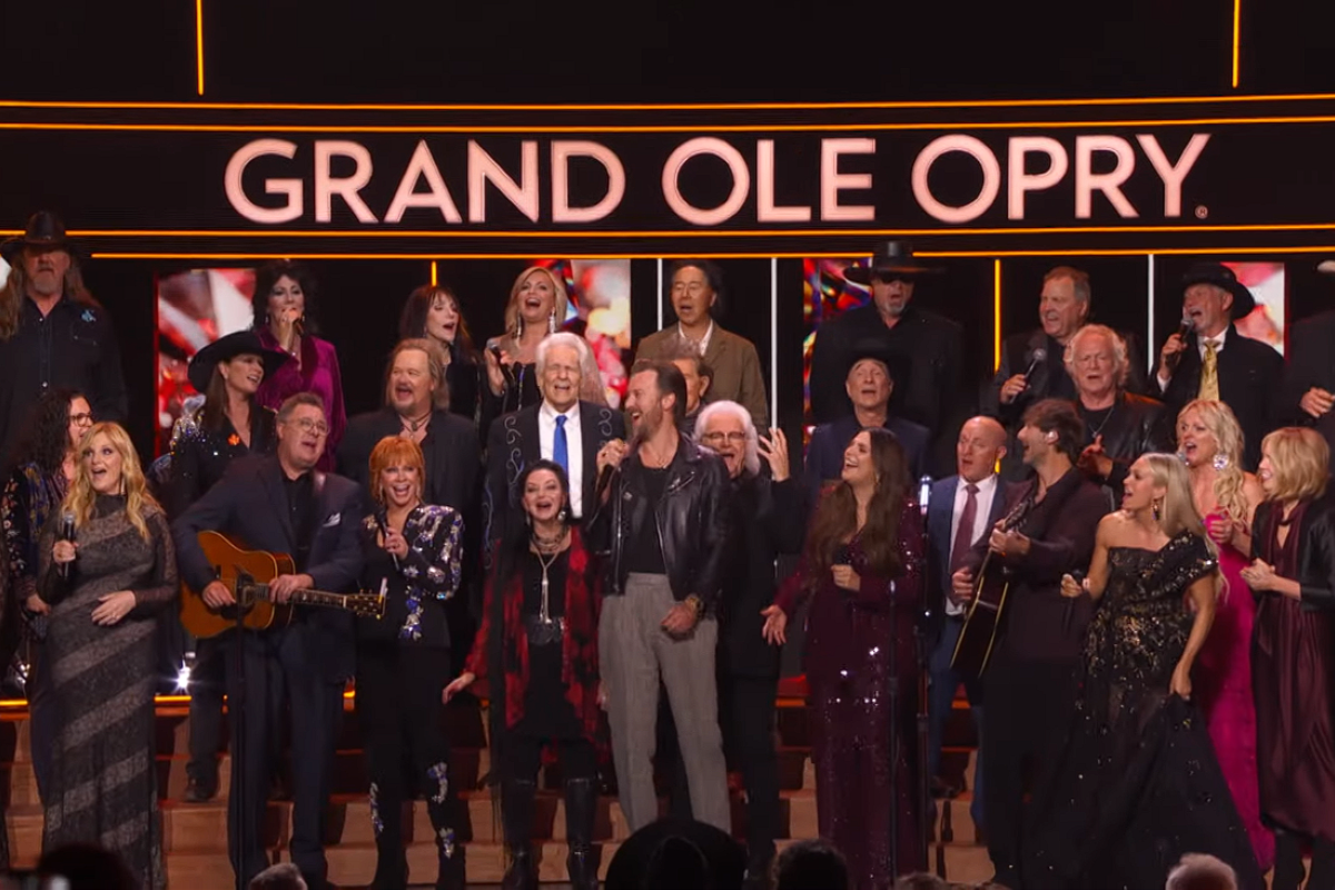 cast of the Grand Ole Opry singing together