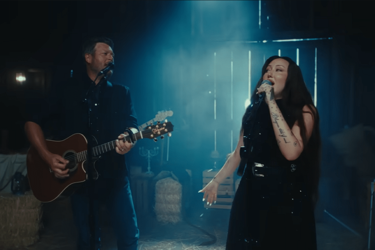 Noah Cyrus and Blake Shelton performing "New Country"