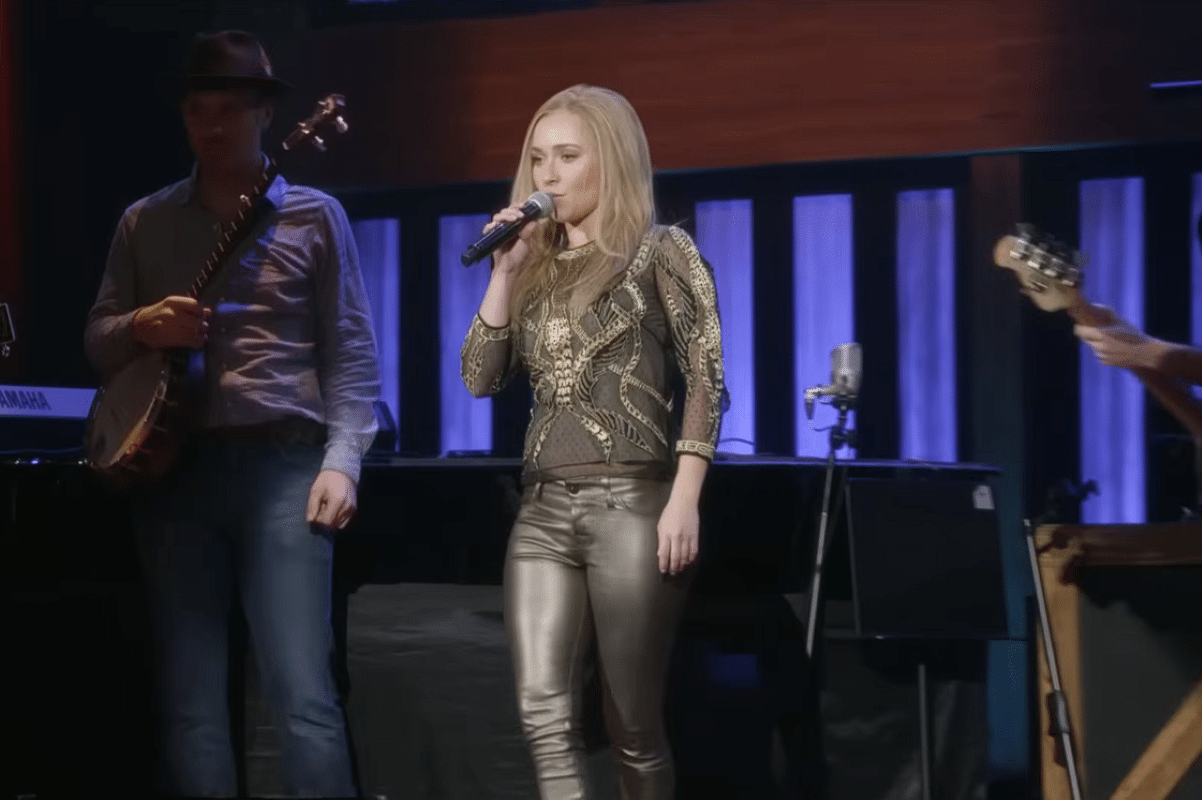 Hayden Panettiere performing on the show Nashville