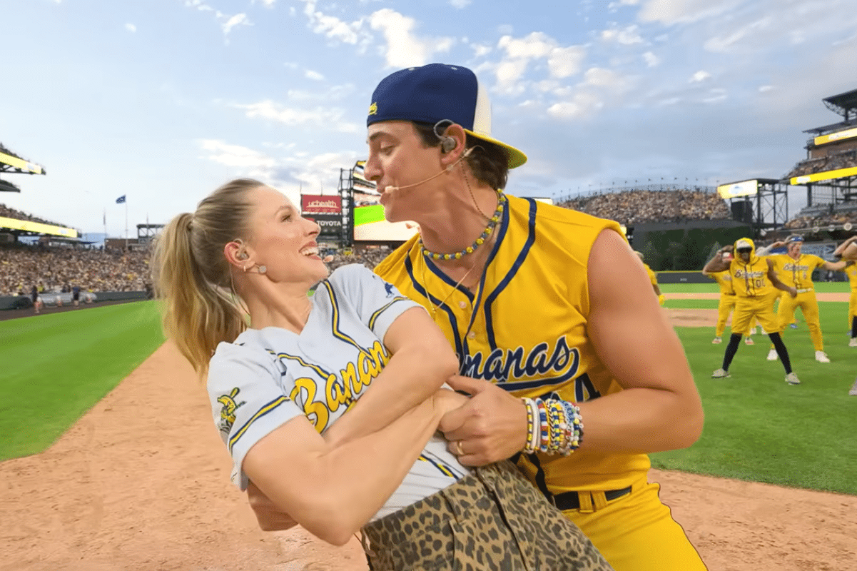 Kristen Bell and Derek Klena